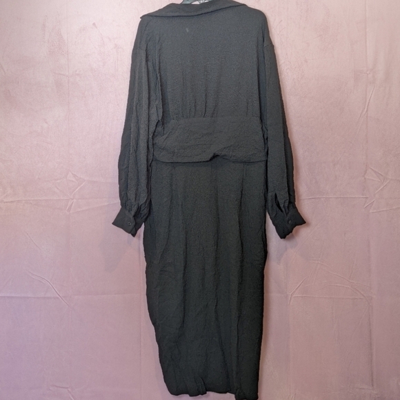 PrettyLittleThing Black Plunge Textured Faux Wrap Midi Dress size 16 - Picture 4 of 8